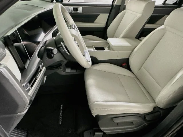 New 2027 Black Hyundai SE image 9