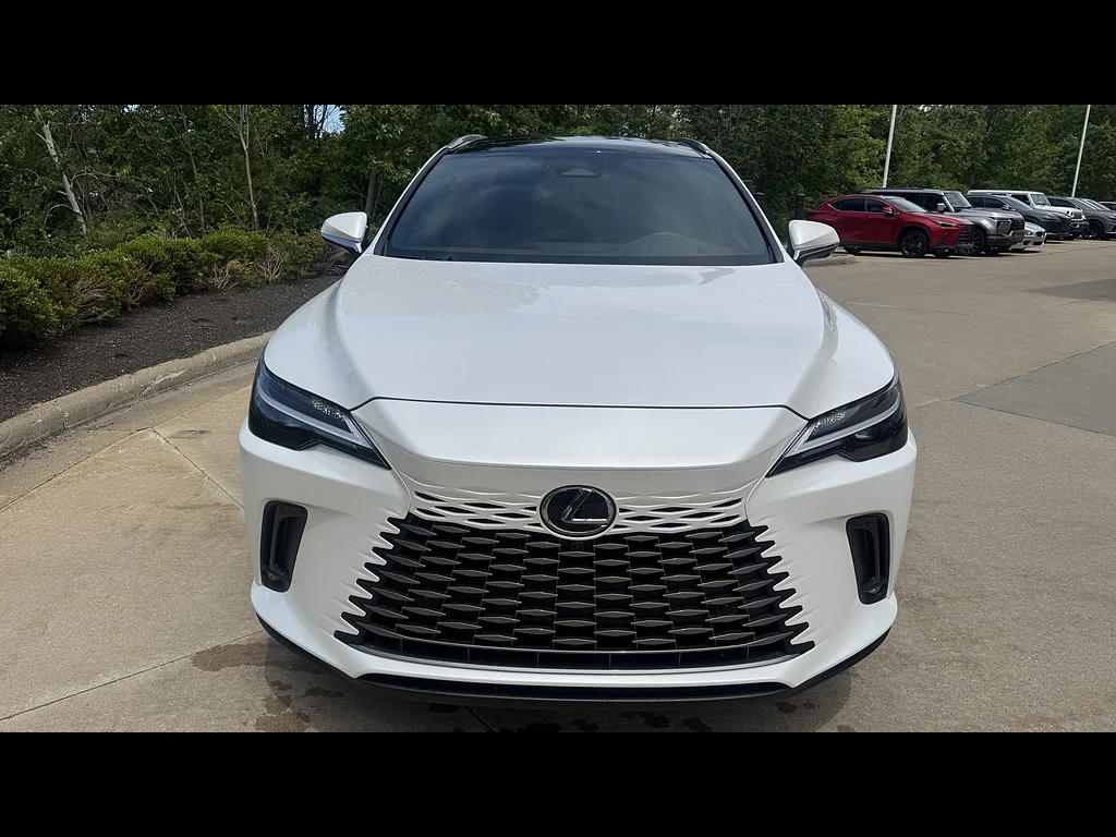 New 2026 Eminent White Pearl Lexus Premium+ image 8