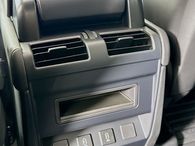 New 2026 Fuji White Land Rover X-Dynamic SE image 27