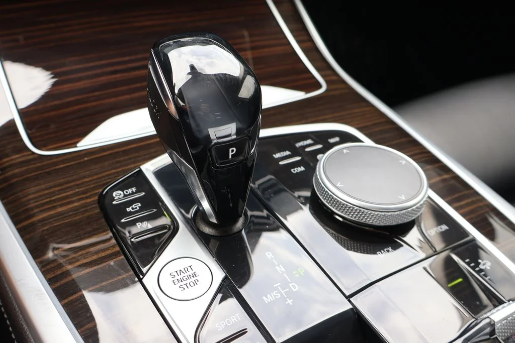 Used 2021 Gray BMW xDrive40i image 28