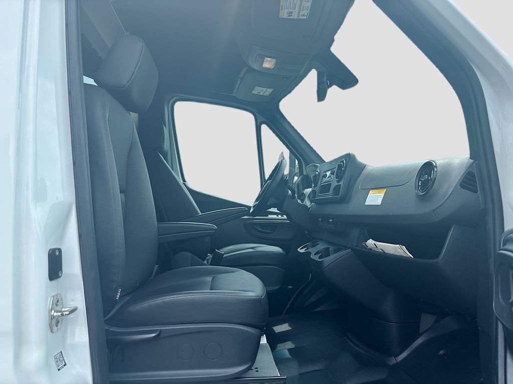 Used 2025 White Mercedes-Benz Cargo 144 WB image 29