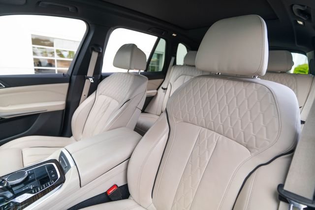 Used 2019 Alpine White BMW xDrive40i image 5