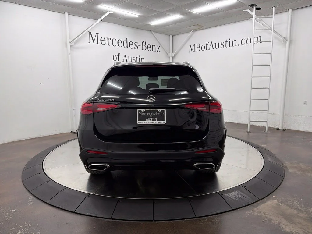 New 2027 Black Mercedes-Benz GLC 300 image 6