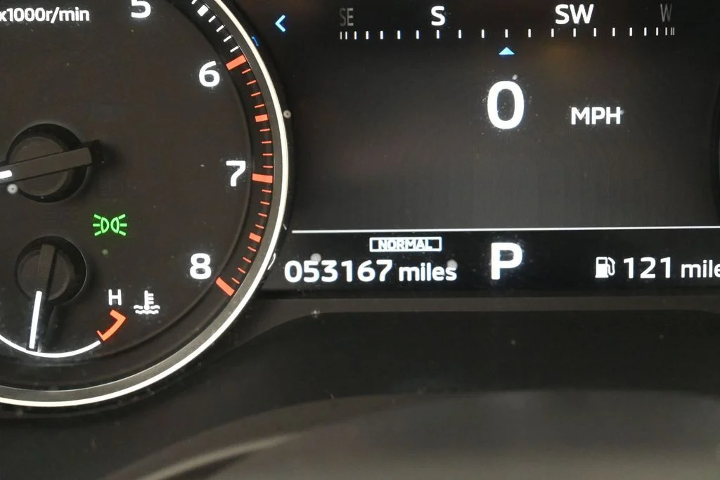 Used 2022 Silver Mitsubishi SEL image 26