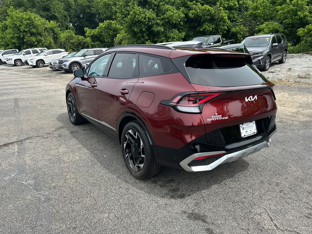 Used 2023 Red Kia SX-Prestige image 5