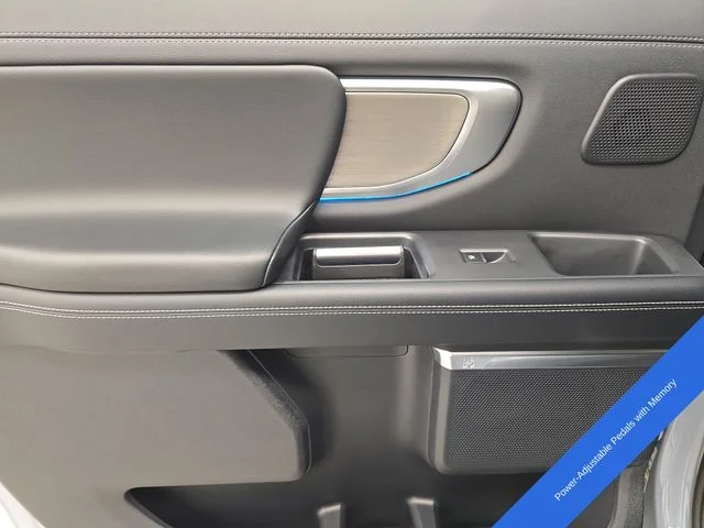New 2027 Glacier Gray Metallic Tri-Coat Ford MAX Platinum image 26
