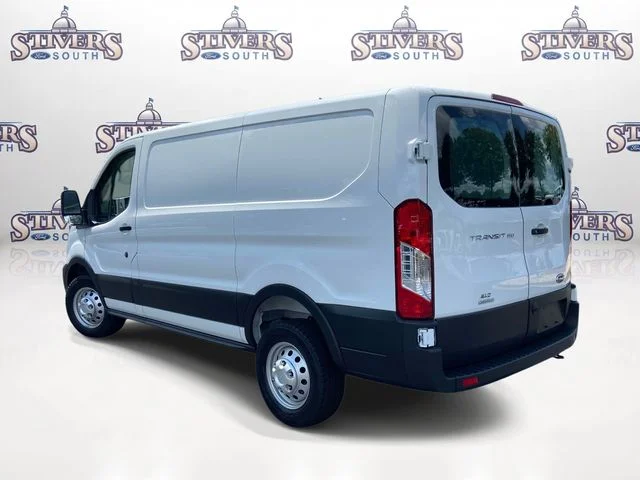 New 2025 Oxford White Ford AWD image 5