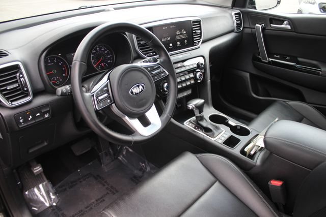 Used 2022 Red Kia EX image 3