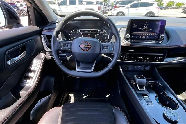 Used 2025 Beige/tan Nissan Rock Creek image 8