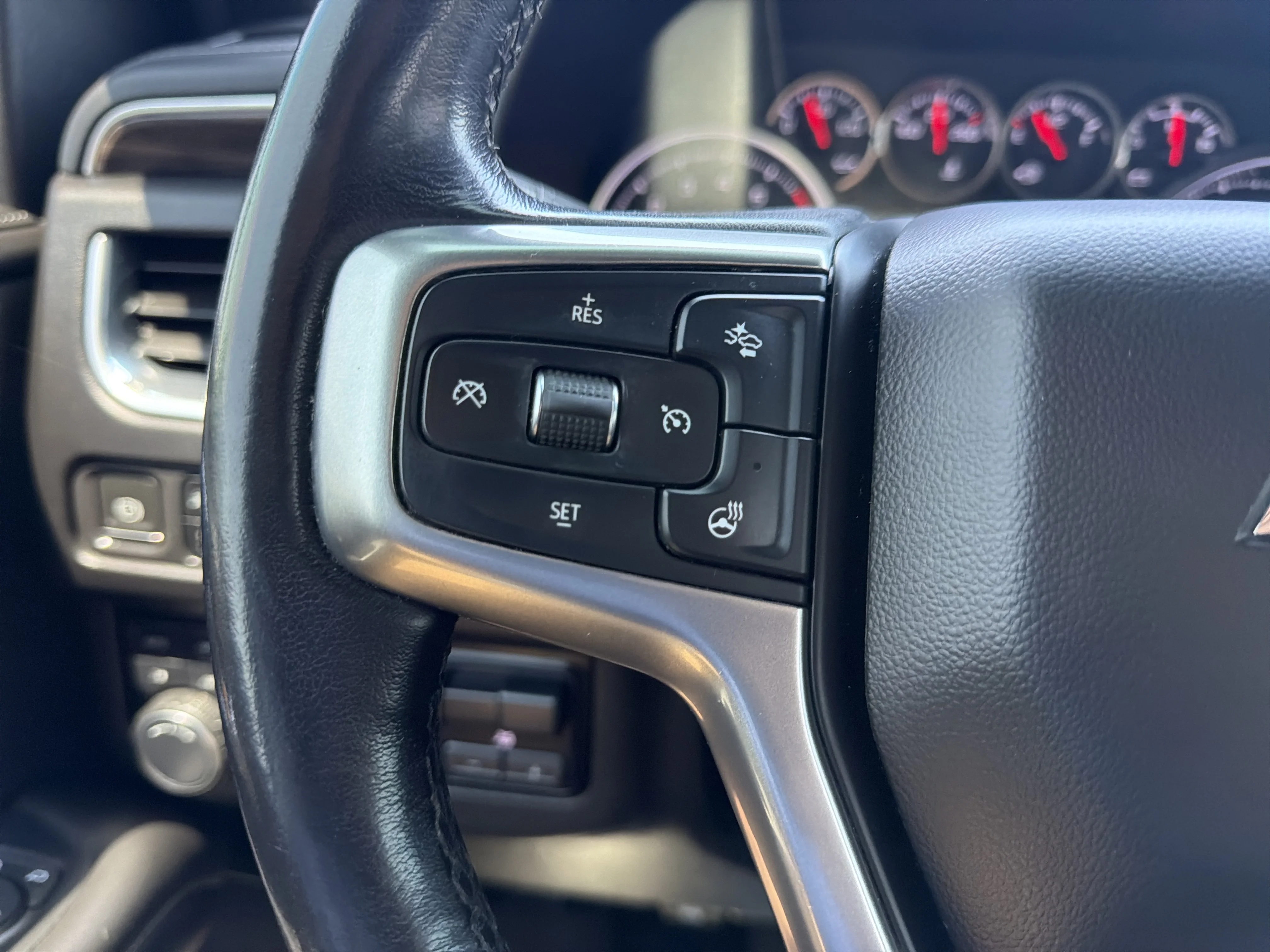 Used 2021 Black Chevrolet Z71 image 19