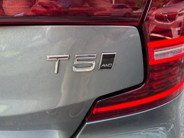 Used 2021 Gray Volvo T5 Inscription image 20