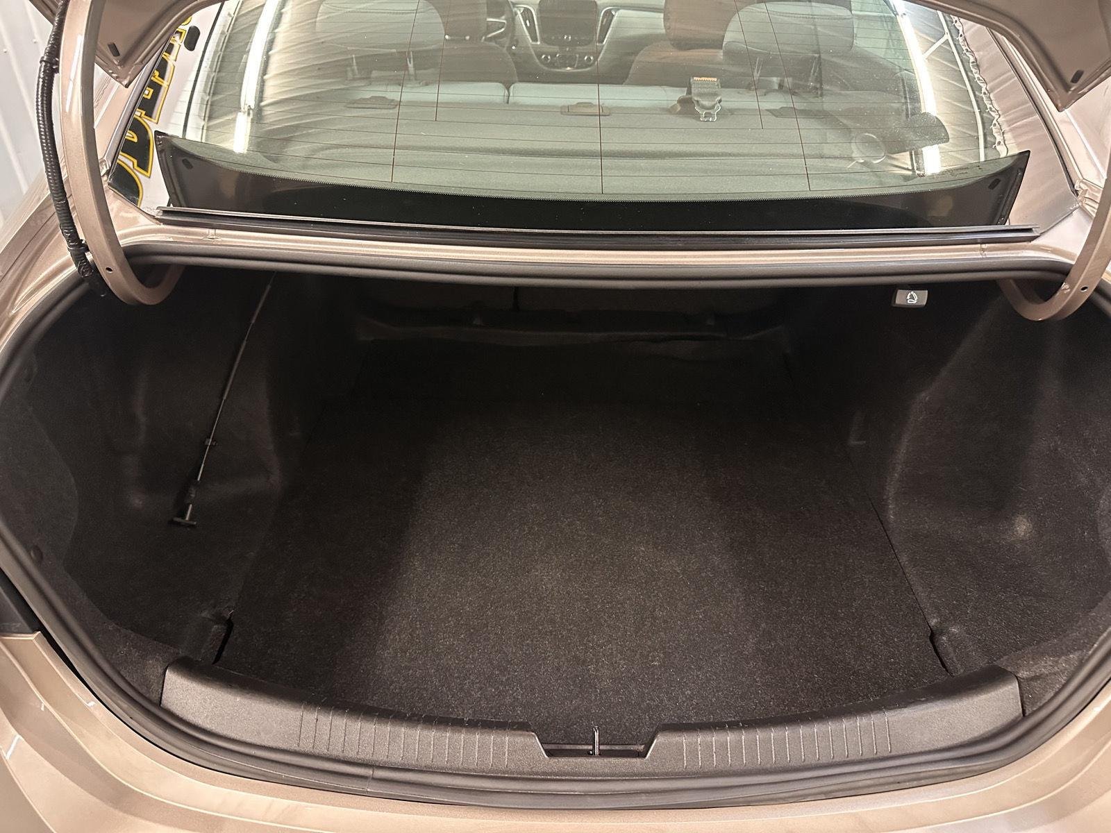 Used 2025 Mineral Gray Metallic Chevrolet LT image 32