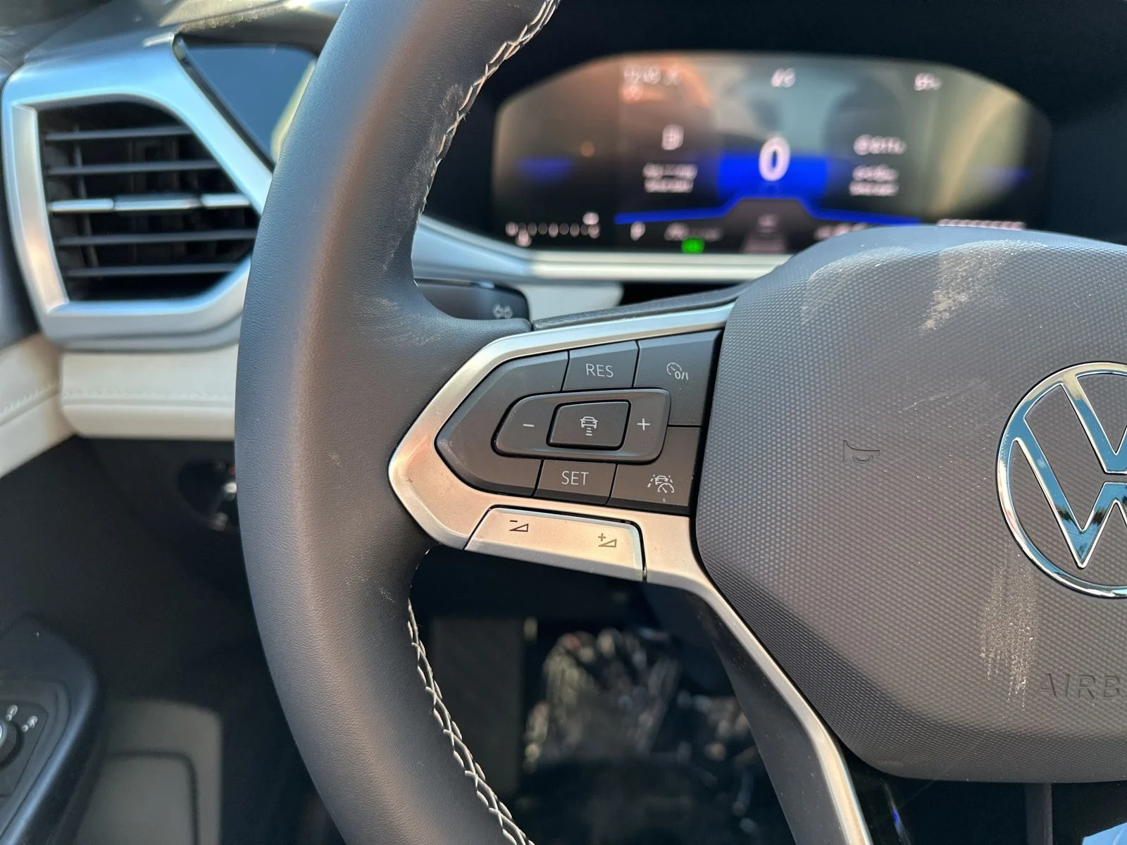 2026 Volkswagen Taos SE - Photo 38