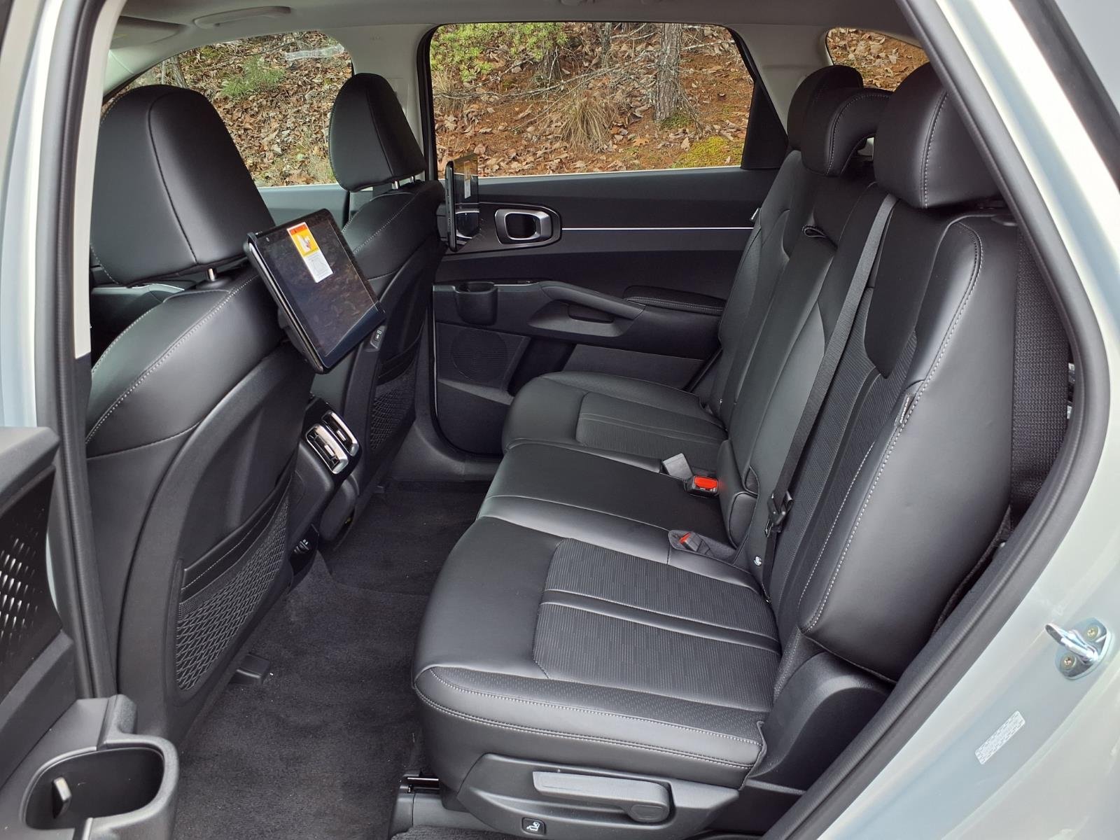 New 2026 Ivory Silver Kia S image 4