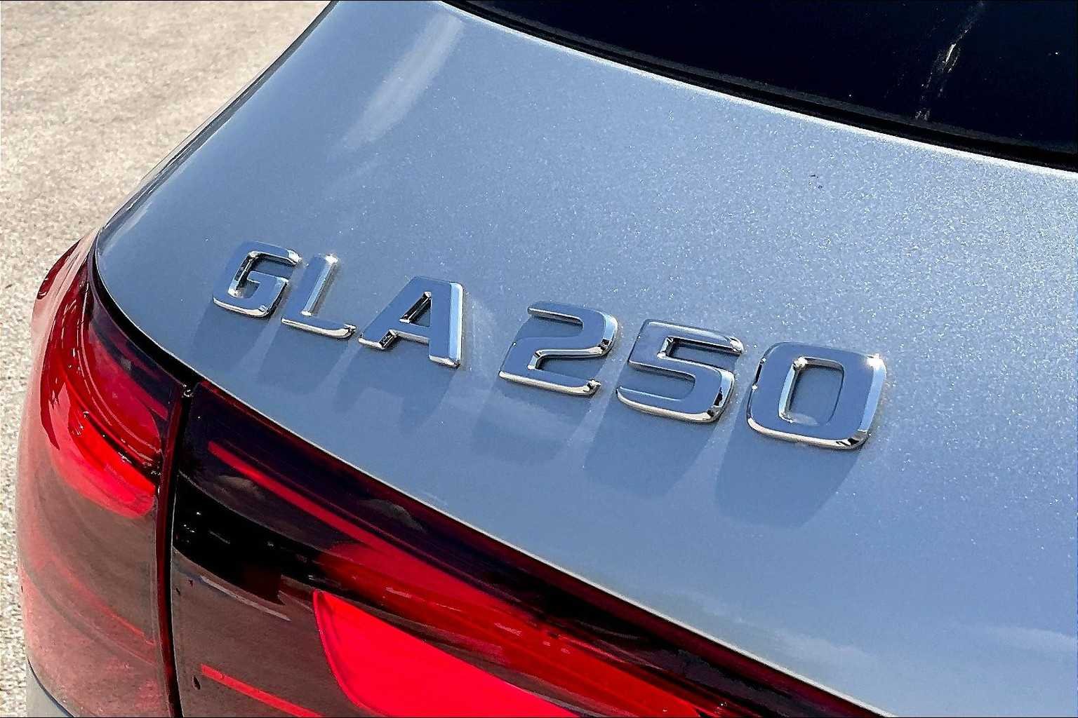 Used 2026 Cirrus Silver Metallic Mercedes-Benz GLA 250 image 6