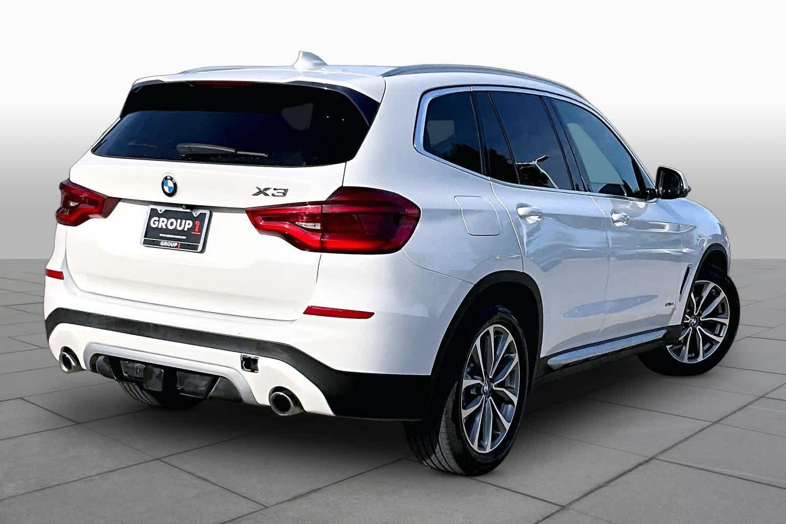 Used 2018 Alpine White BMW xDrive30i image 12
