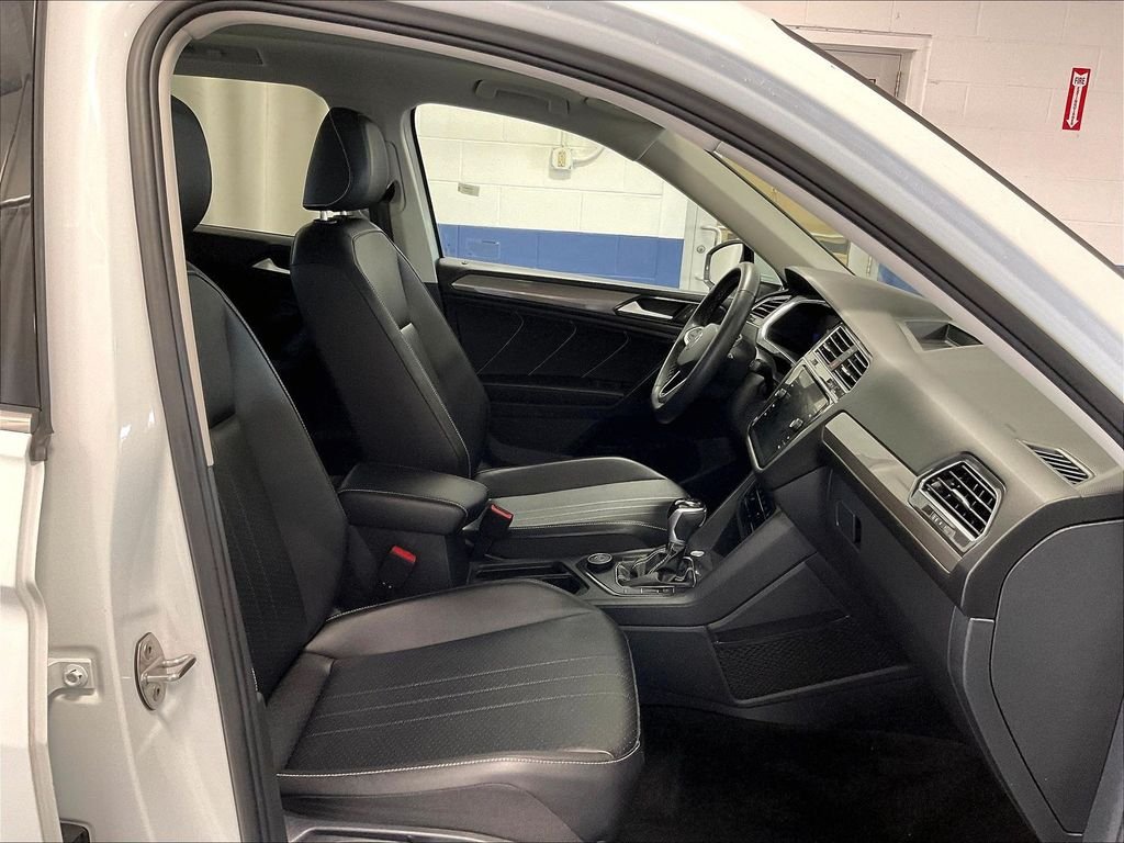 Used 2022 White Volkswagen 2.0T SE image 11