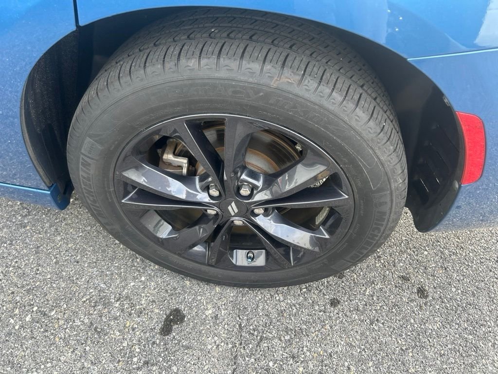 Used 2023  Dodge SXT image 8