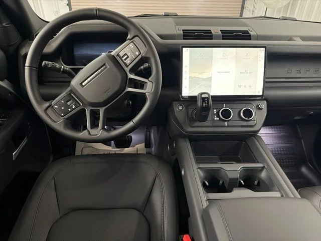 New 2026 Borasco Gray Metallic Land Rover X-Dynamic SE image 18