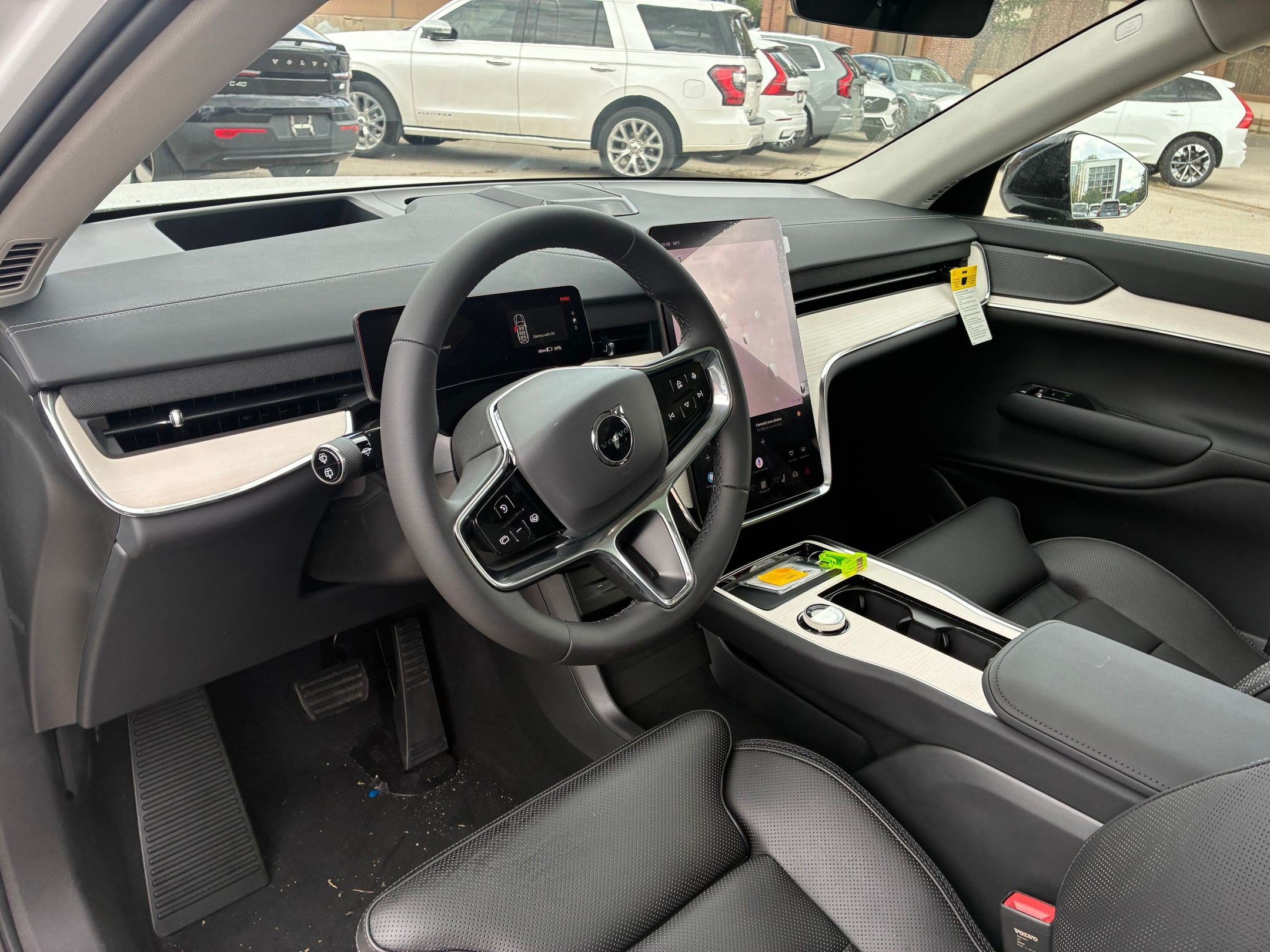 New 2026 Crystal White Volvo Ultra image 12