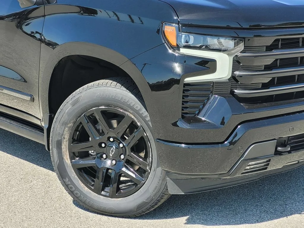Used 2024 Black Chevrolet High Country image 9