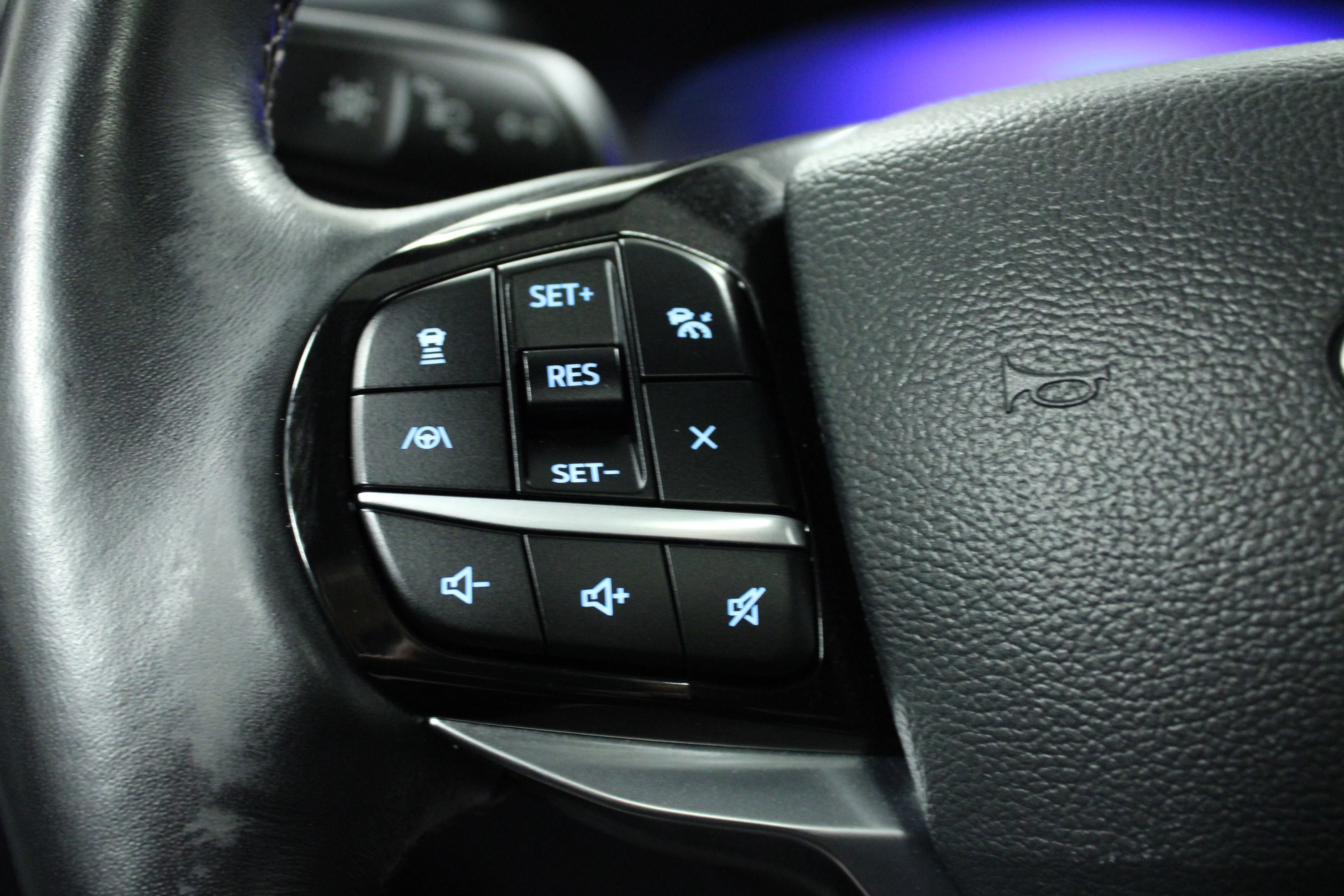 Used 2022 Blue Metallic Ford Platinum image 21