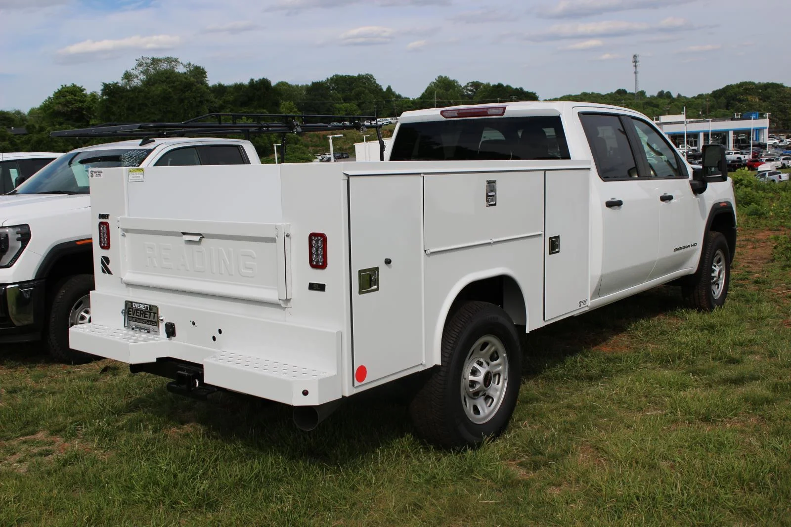 New 2025 Summit White GMC Pro image 6