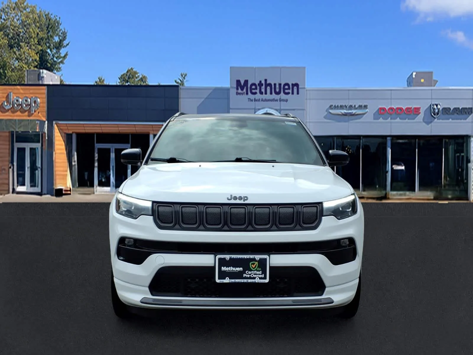 Used 2022 Bright White Clearcoat Jeep High Altitude image 10