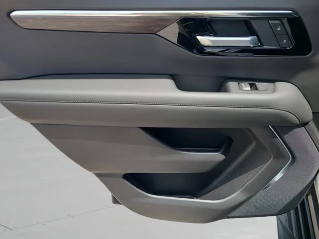 New 2026 Summit White Chevrolet LS image 18