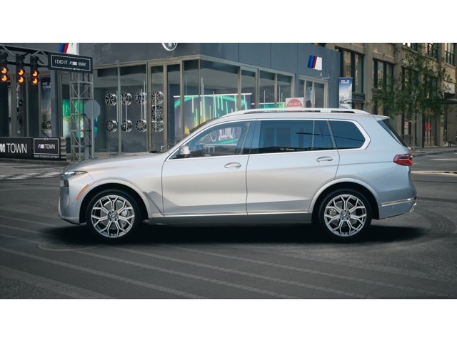 New 2027 Sparkling Copper Metallic BMW  image 4