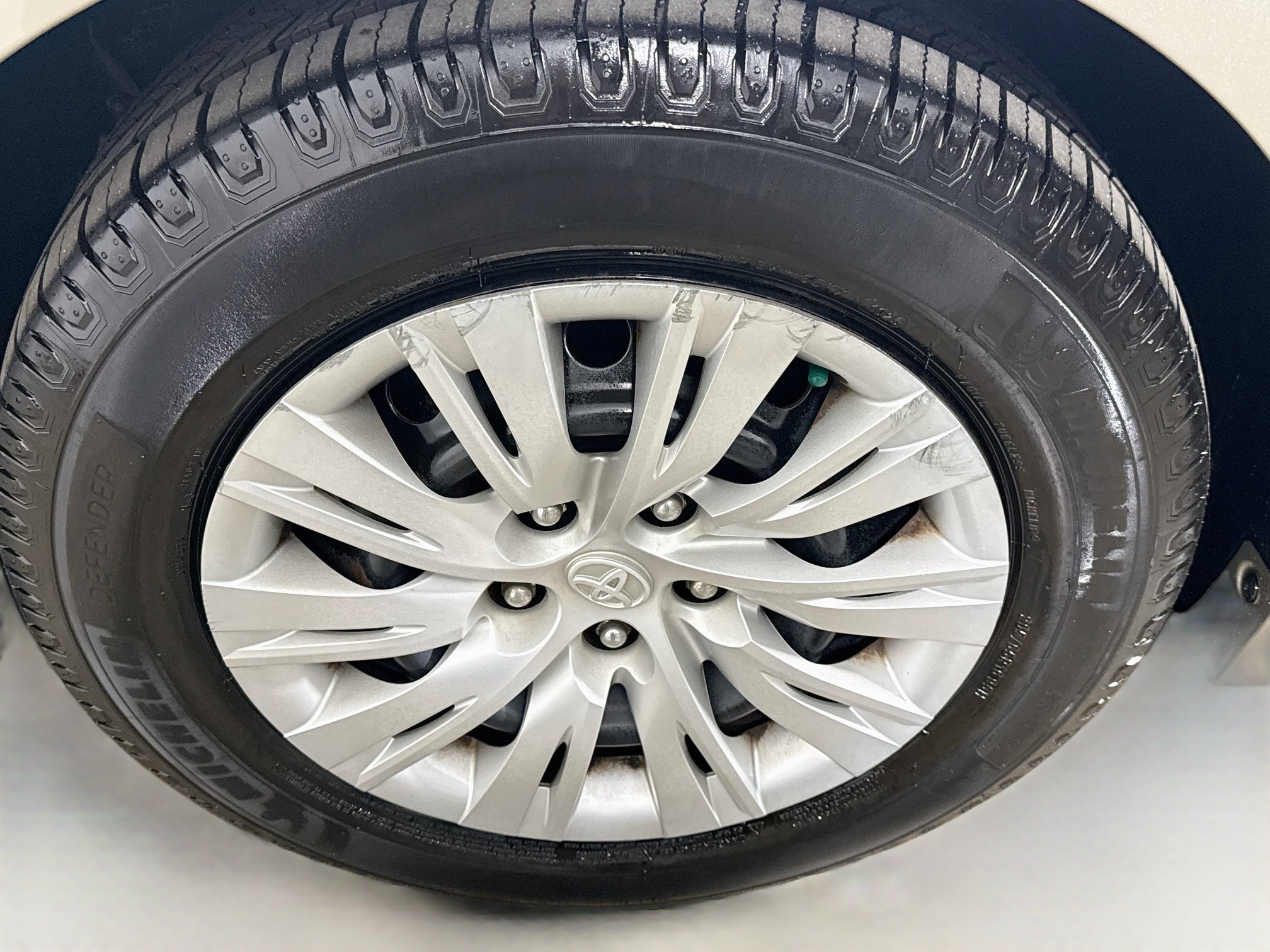 Used 2014 Creme Brulee Mica Toyota LE image 9