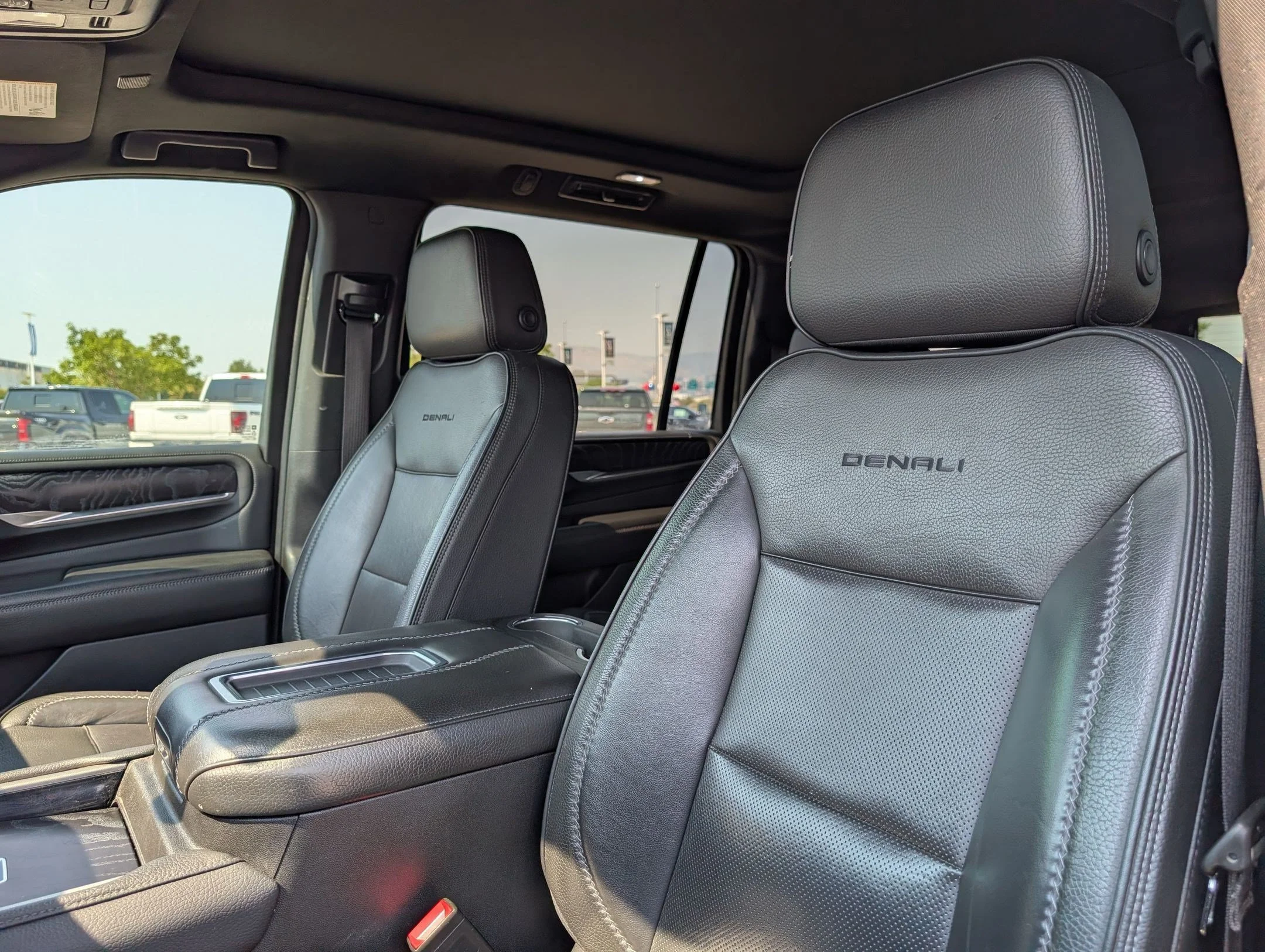 Used 2021 Onyx Black GMC Denali image 25