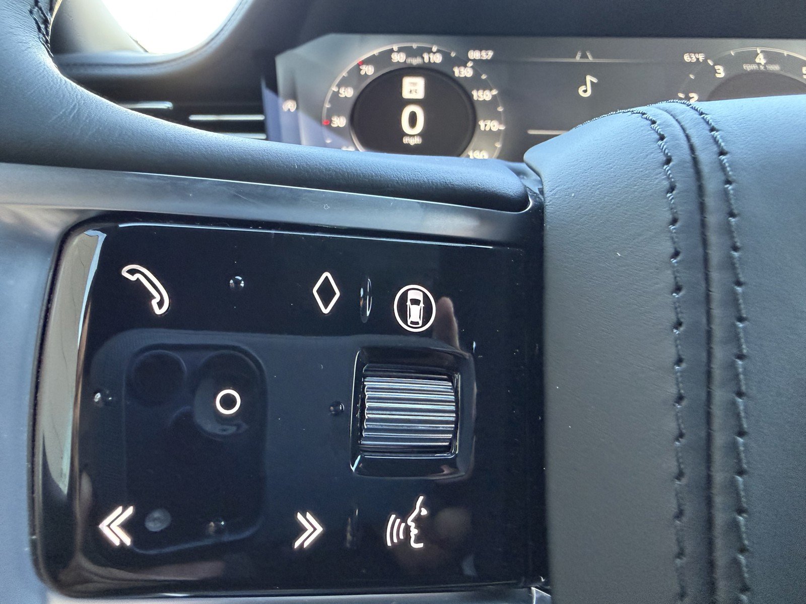 New 2026 Ostuni Pearl White Land Rover SV image 11