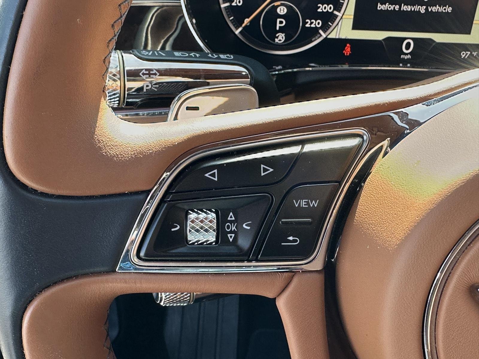 Used 2020 Dark Sapphire BENTLEY  image 25