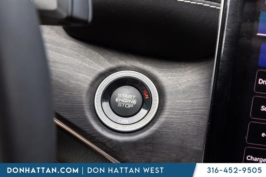 Used 2023 Gray Jeep Overland 4xe image 10