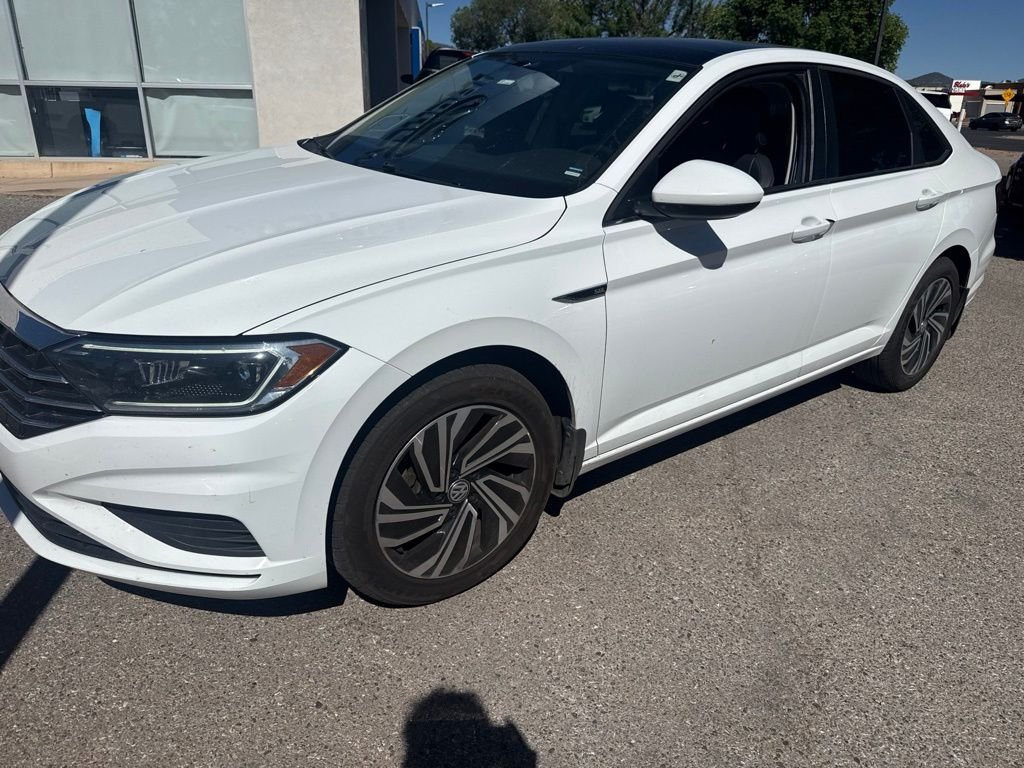 Used 2020 White Volkswagen SEL image 2