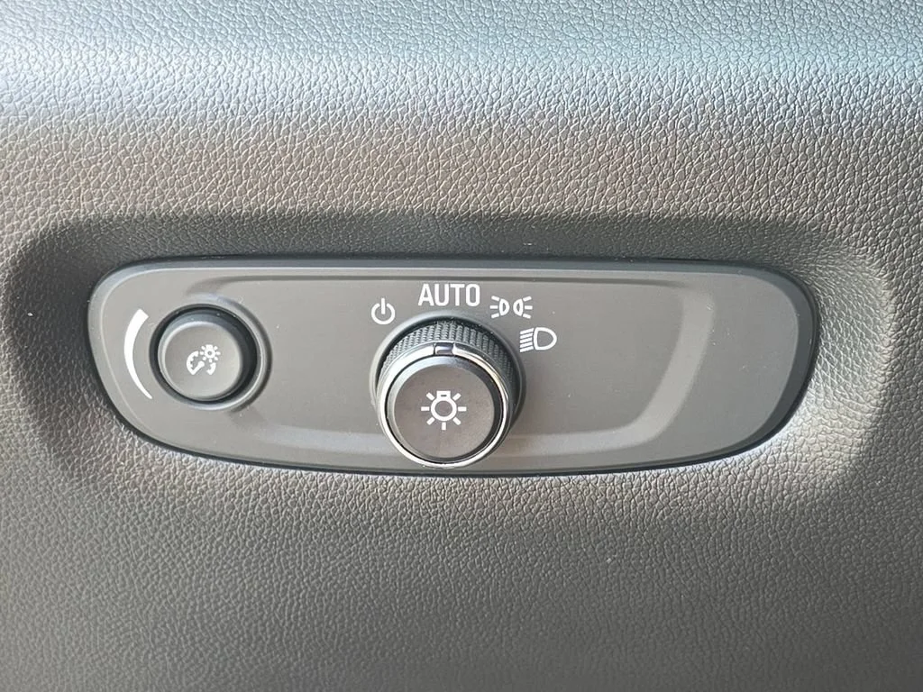 2023 Chevrolet Traverse 1LT - Photo 18