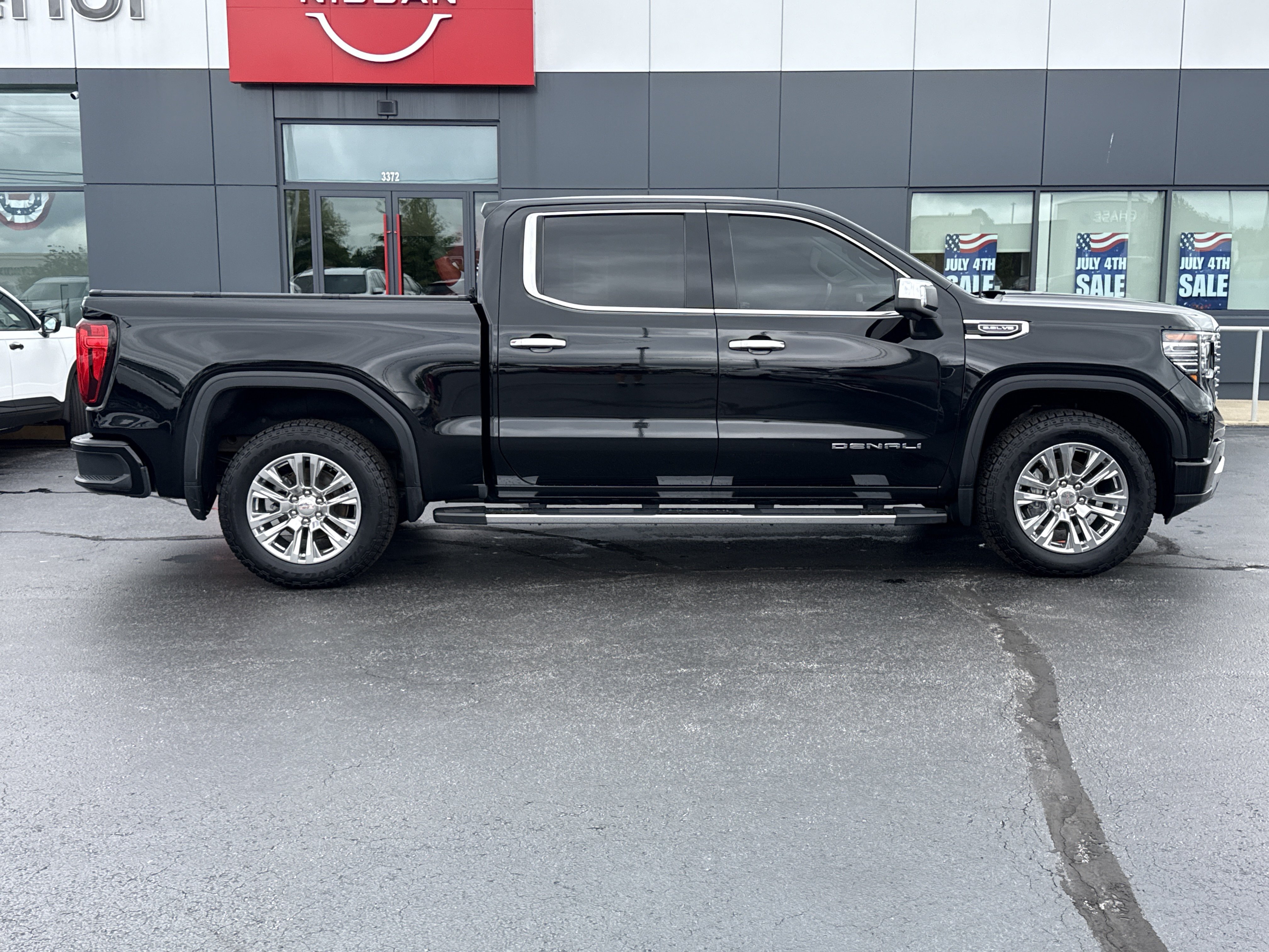 Used 2023 Onyx Black GMC Denali 4WD image 2