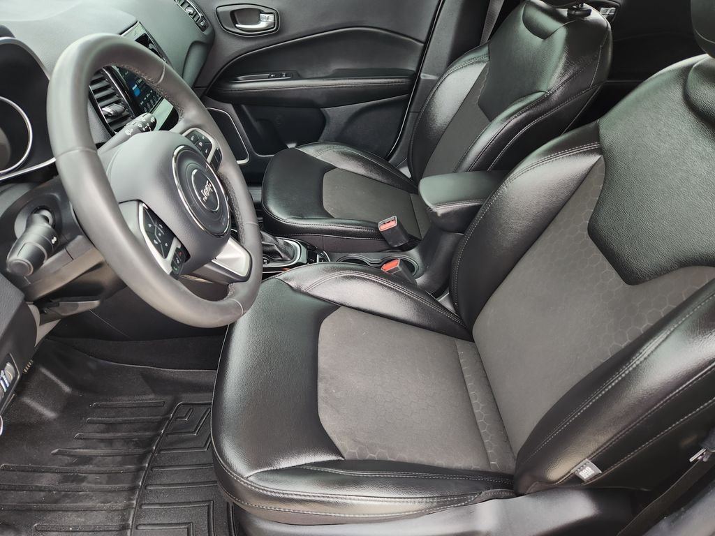 Used 2021 White Jeep Latitude image 13