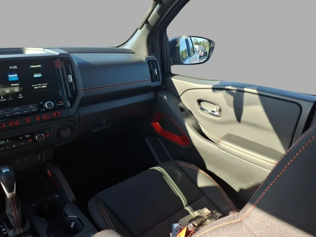 2025 Nissan Frontier PRO-4X - Photo 14