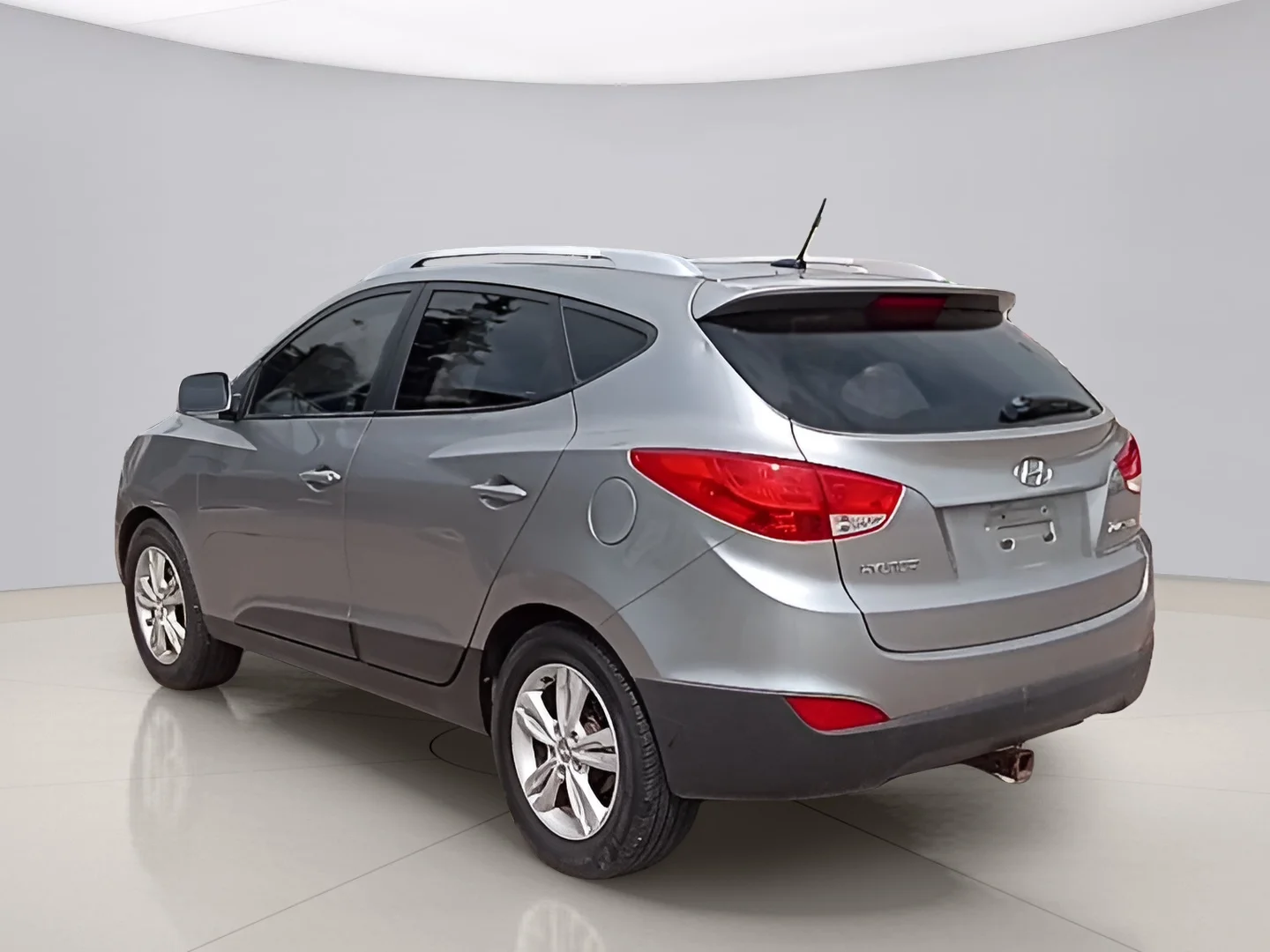 Used 2012 Silver Hyundai LIMITED image 3