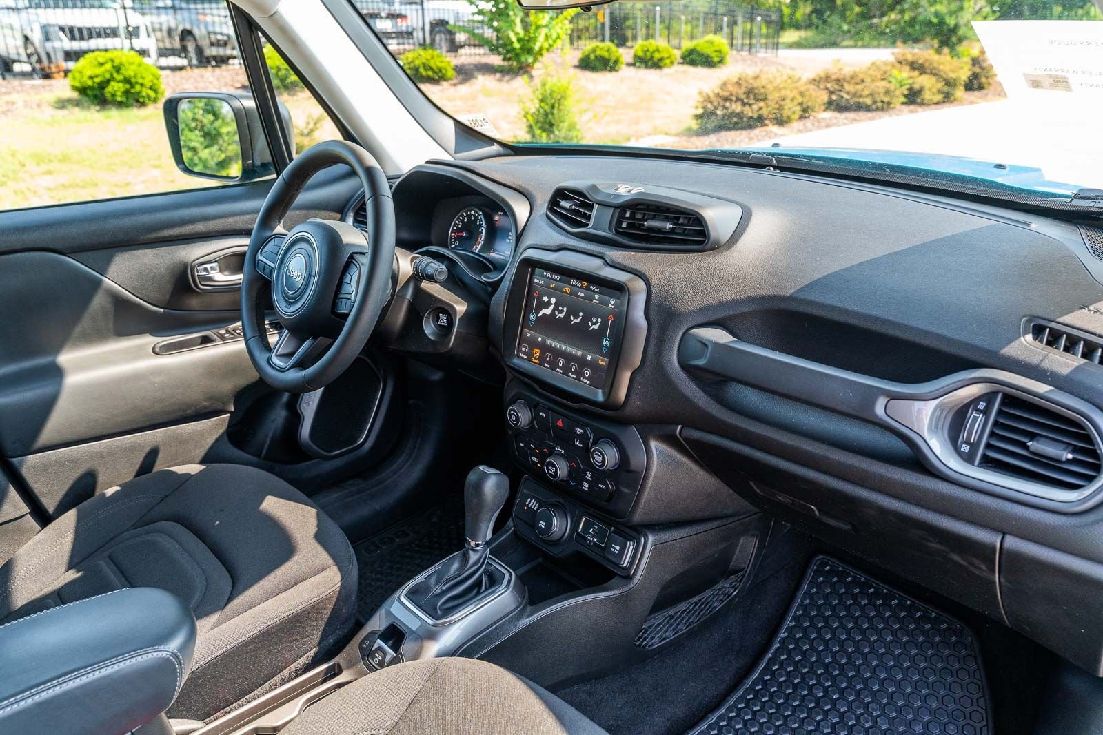 Used 2022 Teal Jeep Latitude image 12