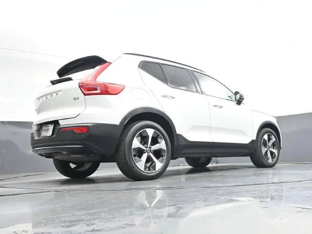 Used 2023 Crystal White Metallic Volvo Ultimate image 31