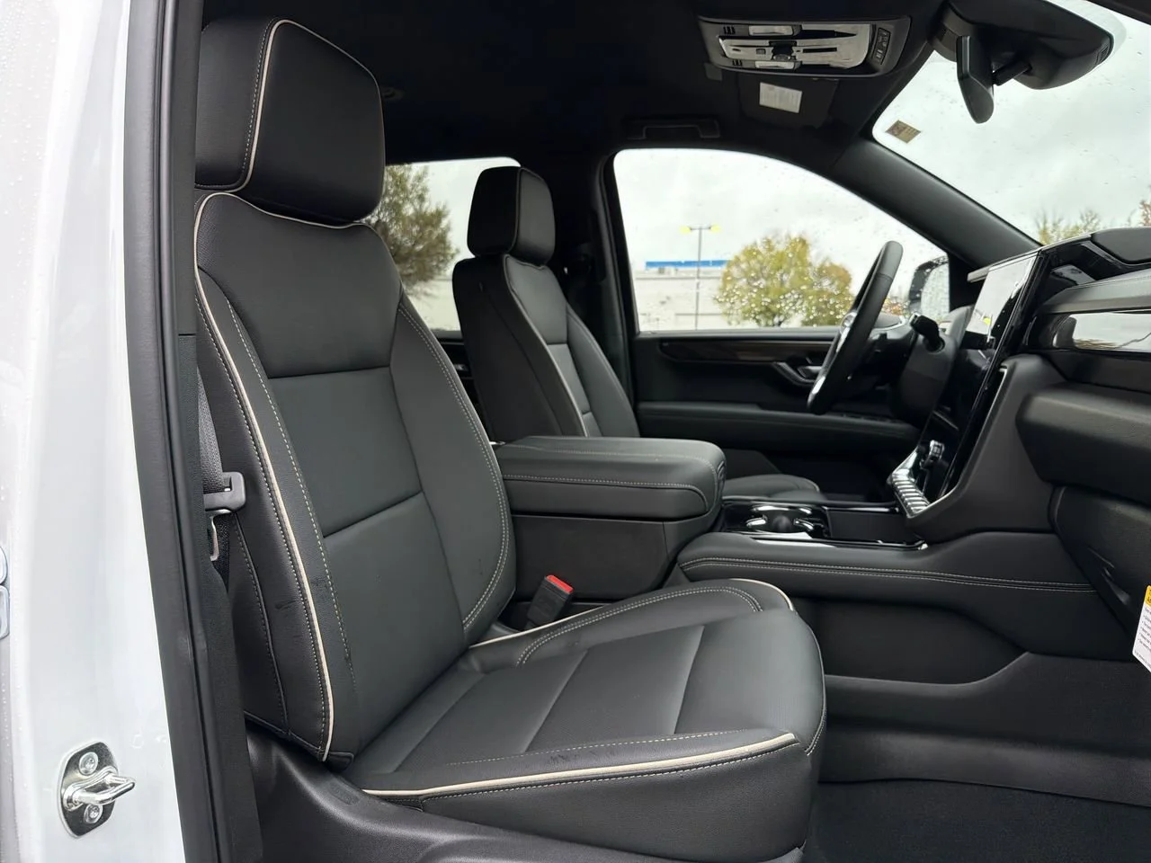 Used 2026 Summit White GMC Elevation image 23