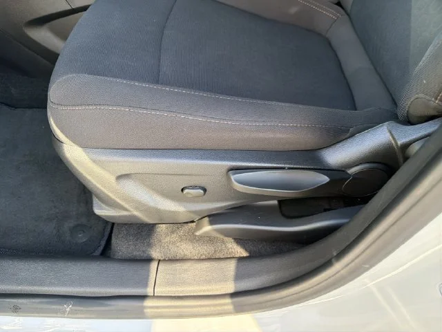 Used 2022 SUMMIT WHITE Chevrolet LS image 20