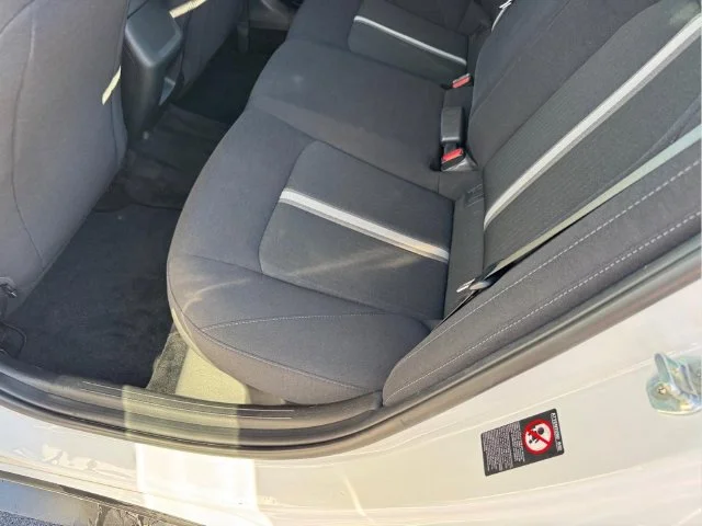 Used 2022 Gray Hyundai SE image 9