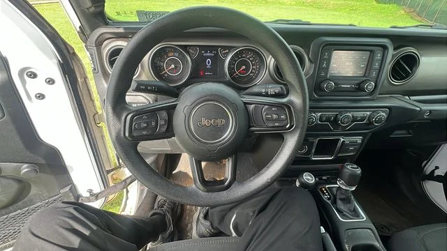 Used 2019 White Jeep Unlimited Sport image 16