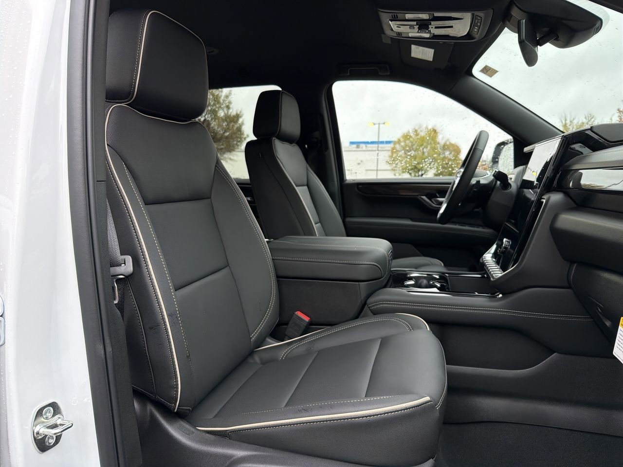 Used 2026 Summit White GMC Elevation image 23