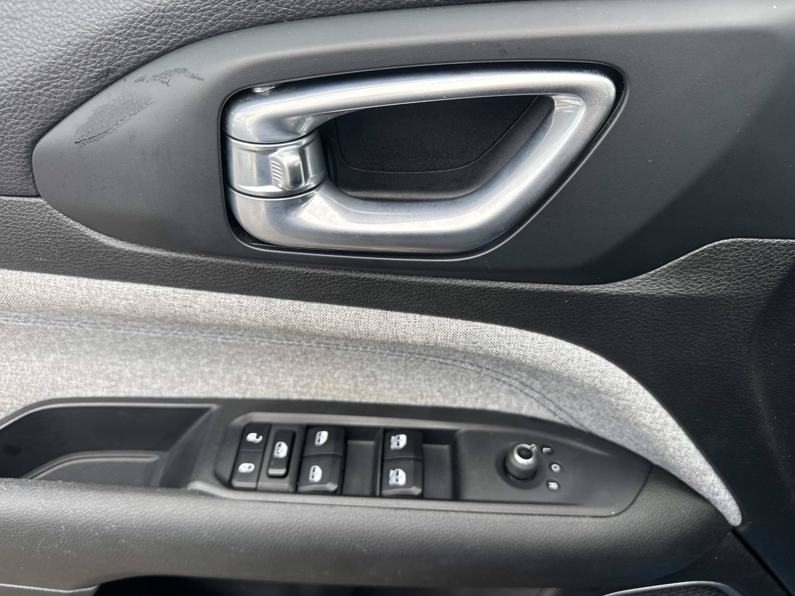 Used 2024 Blue Jeep Latitude image 20