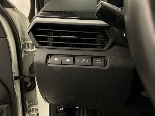 Used 2023 White Nissan 2.0 SR image 14